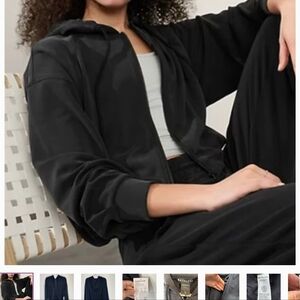 EUC Athleta Black Seasoft Bubble Hem Full Zip Size Small